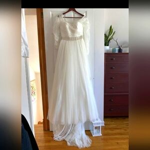 Off shoulder wedding dress, US size 8